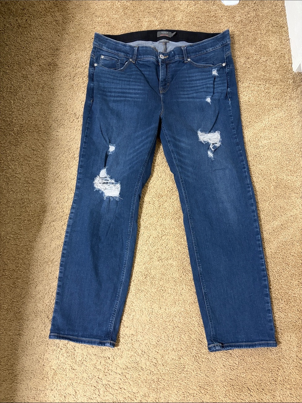 Torrid Bombshells Straight - Distressed Dark Blue Boyfriend Jeans